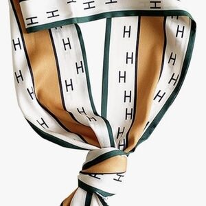 Chic Designer Scarf in Cream and Green